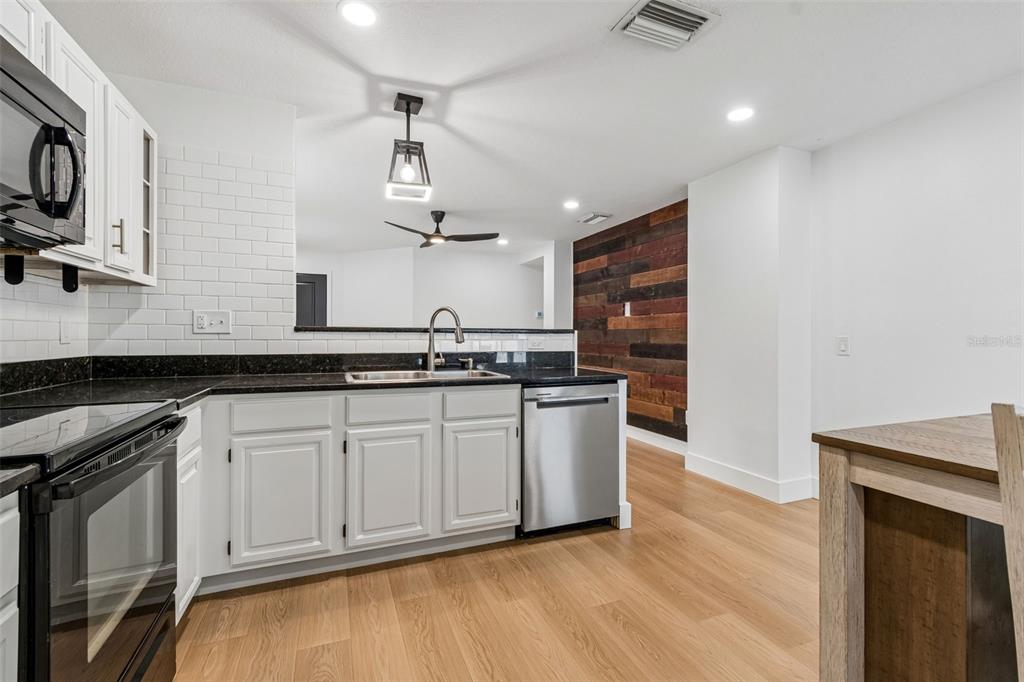 32323 Fish Hook Loop Wesley Chapel, FL 33545 - Photo 18 of 76