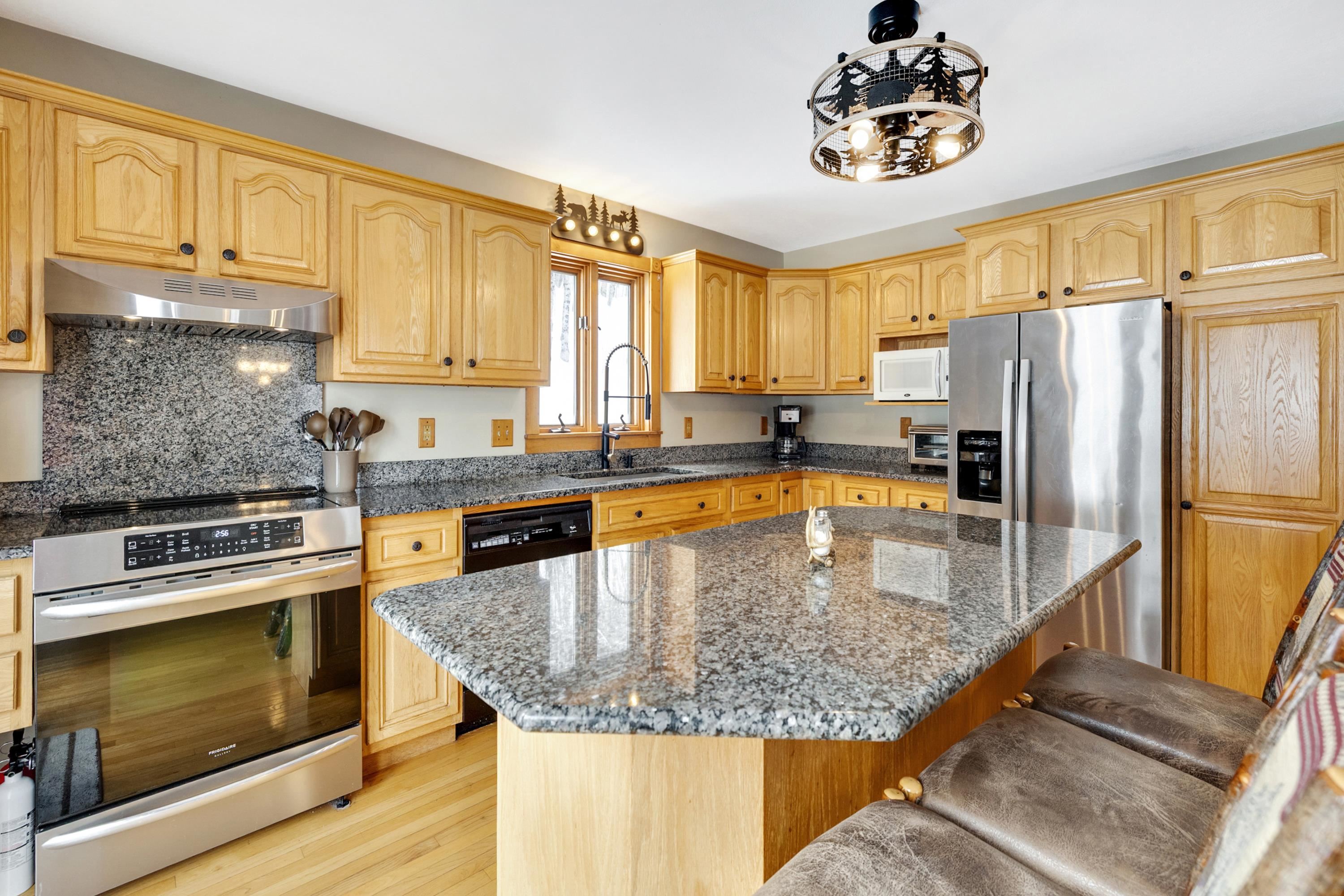 1465 West Echo Lake Road Charleston, VT 05872 - Photo 5 of 50