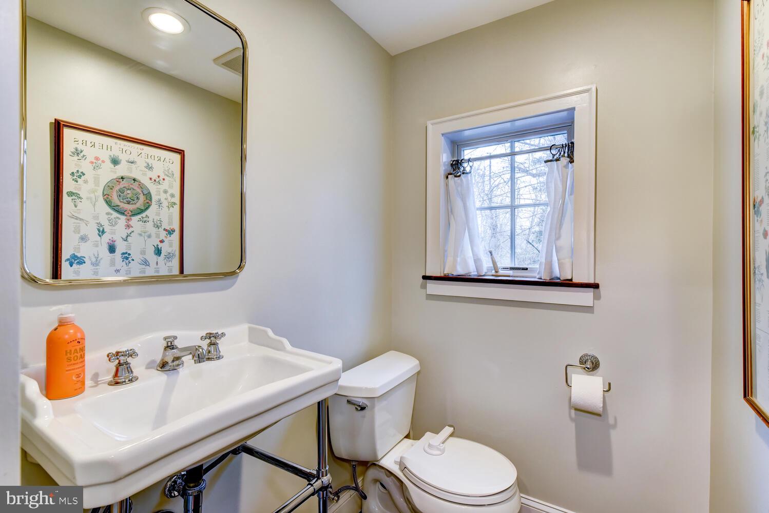 4271 Quakerbridge Road Princeton, NJ 08540 - Photo 20 of 59 Powder Room