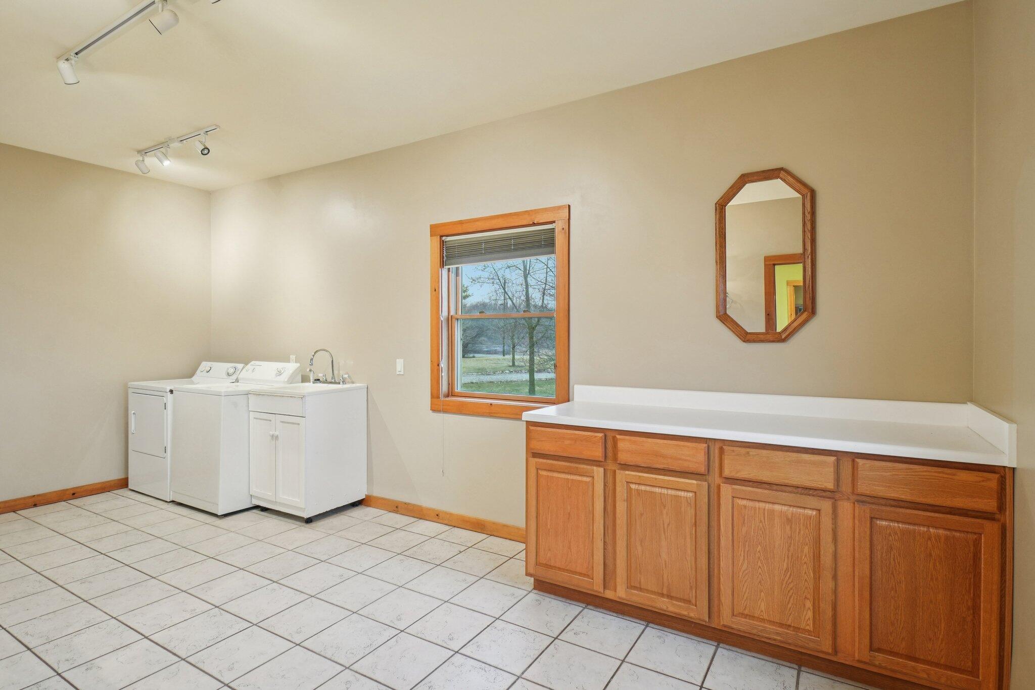 4750 South Zeeb Road Ann Arbor, MI 48103 - Photo 17 of 34 10-web-or-mls-S Zeeb Rd-S1203-010