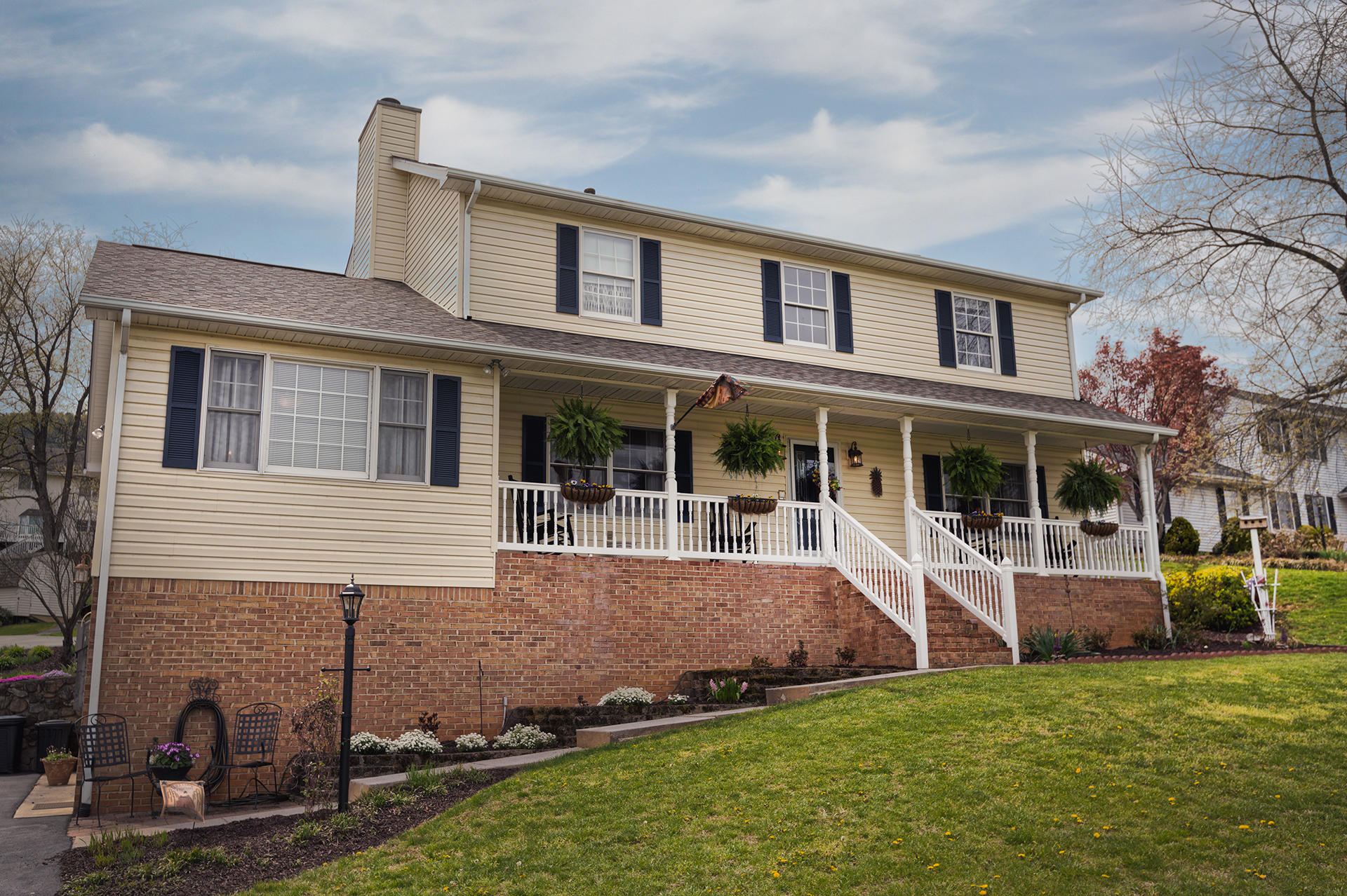 196 McIntosh Road Roanoke, VA 24019 - Photo 1 of 41 2