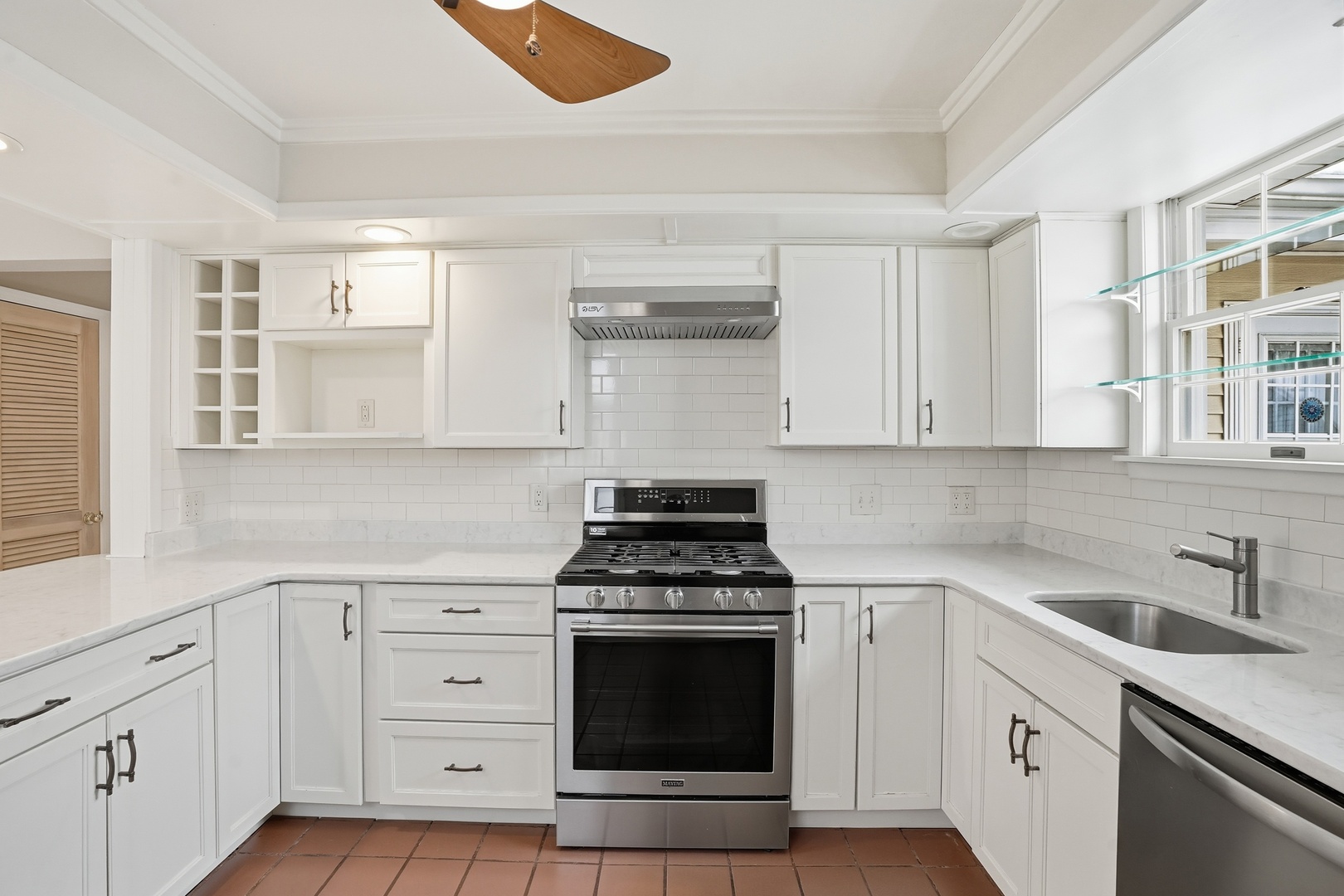 2451 Hawthorne Road Homewood, IL 60430 - Photo 5 of 26 Gallery Image 5