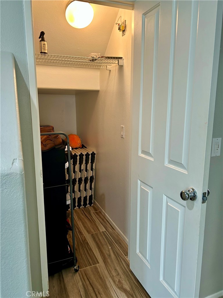 567 Botan Street Perris, CA 92571 - Photo 9 of 38 a view of a walk in closet