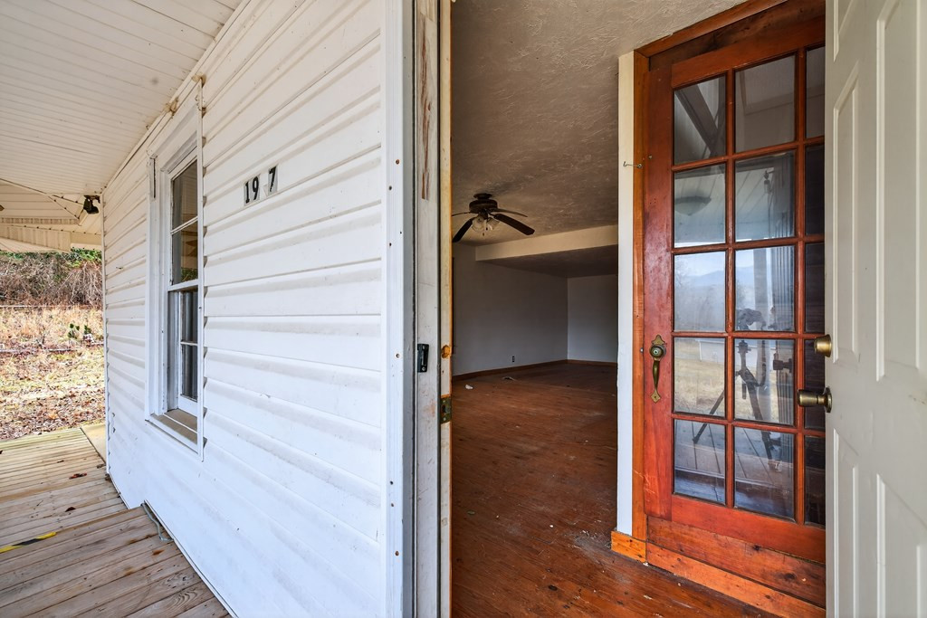 1917 Fairview Road Andrews, NC 28901 - Photo 10 of 29