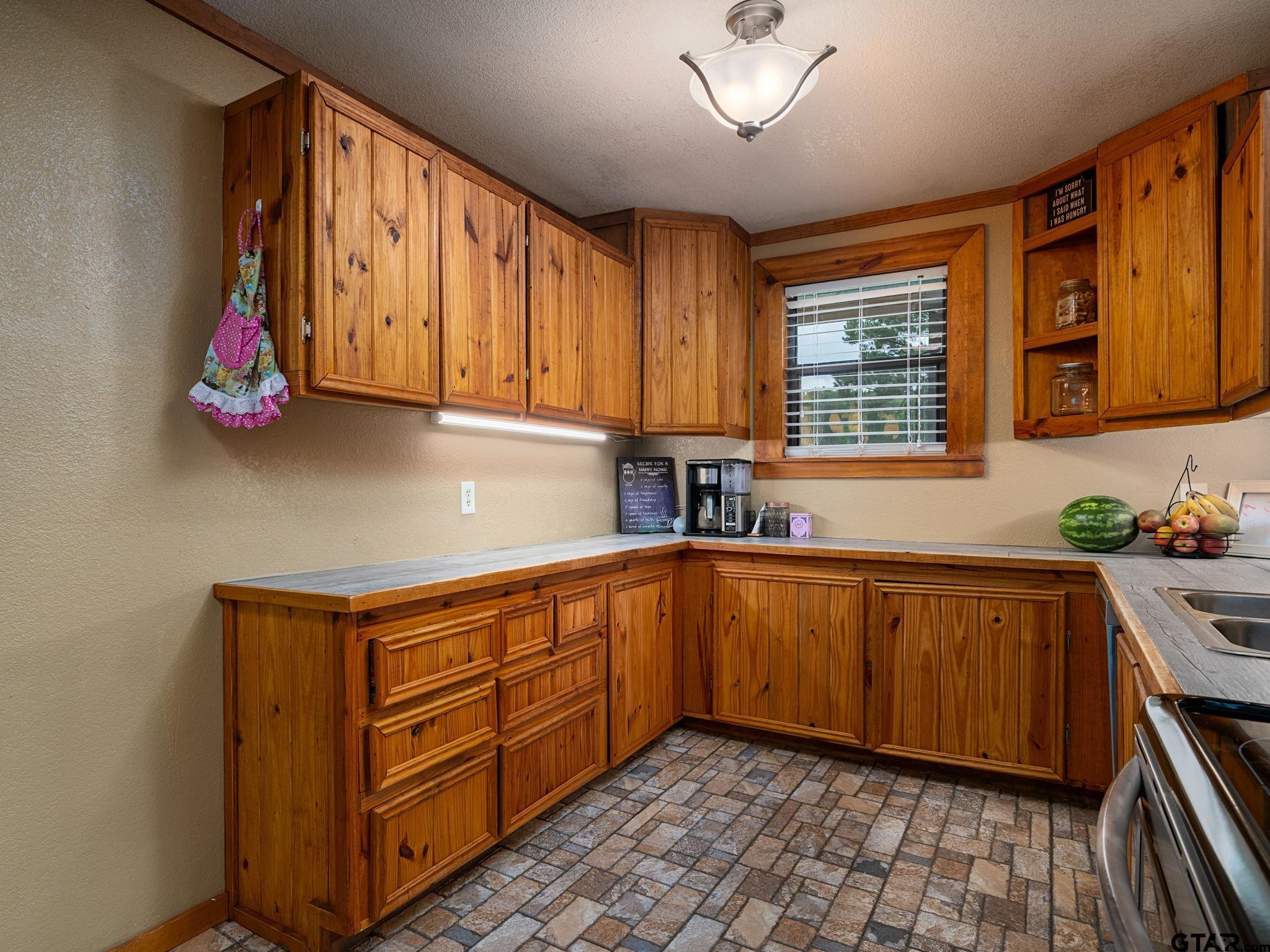 4240 County Road 2107 Rusk, TX 75785 - Photo 15 of 48