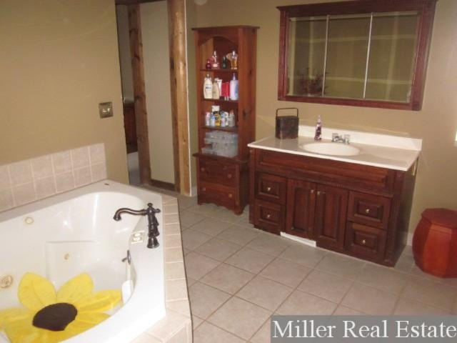 4010 East Lacey Road Bellevue, MI 49021 - Photo 9 of 21 IMG_3171