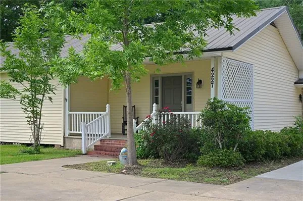 $189,900 | 4227 East Main Street, Hessmer, LA 71341