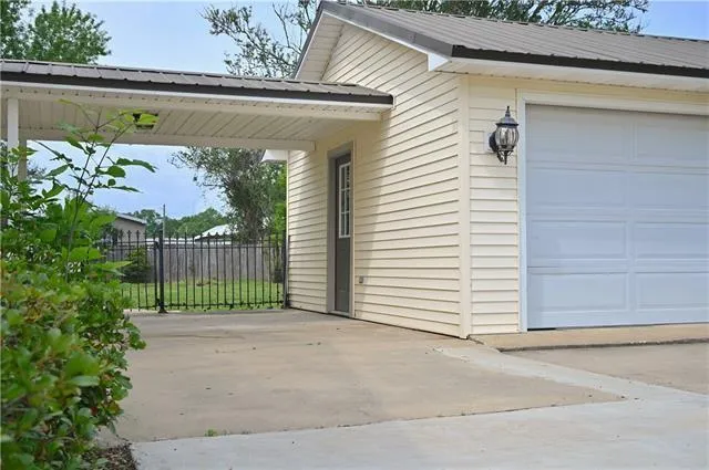 $189,900 | 4227 East Main Street, Hessmer, LA 71341