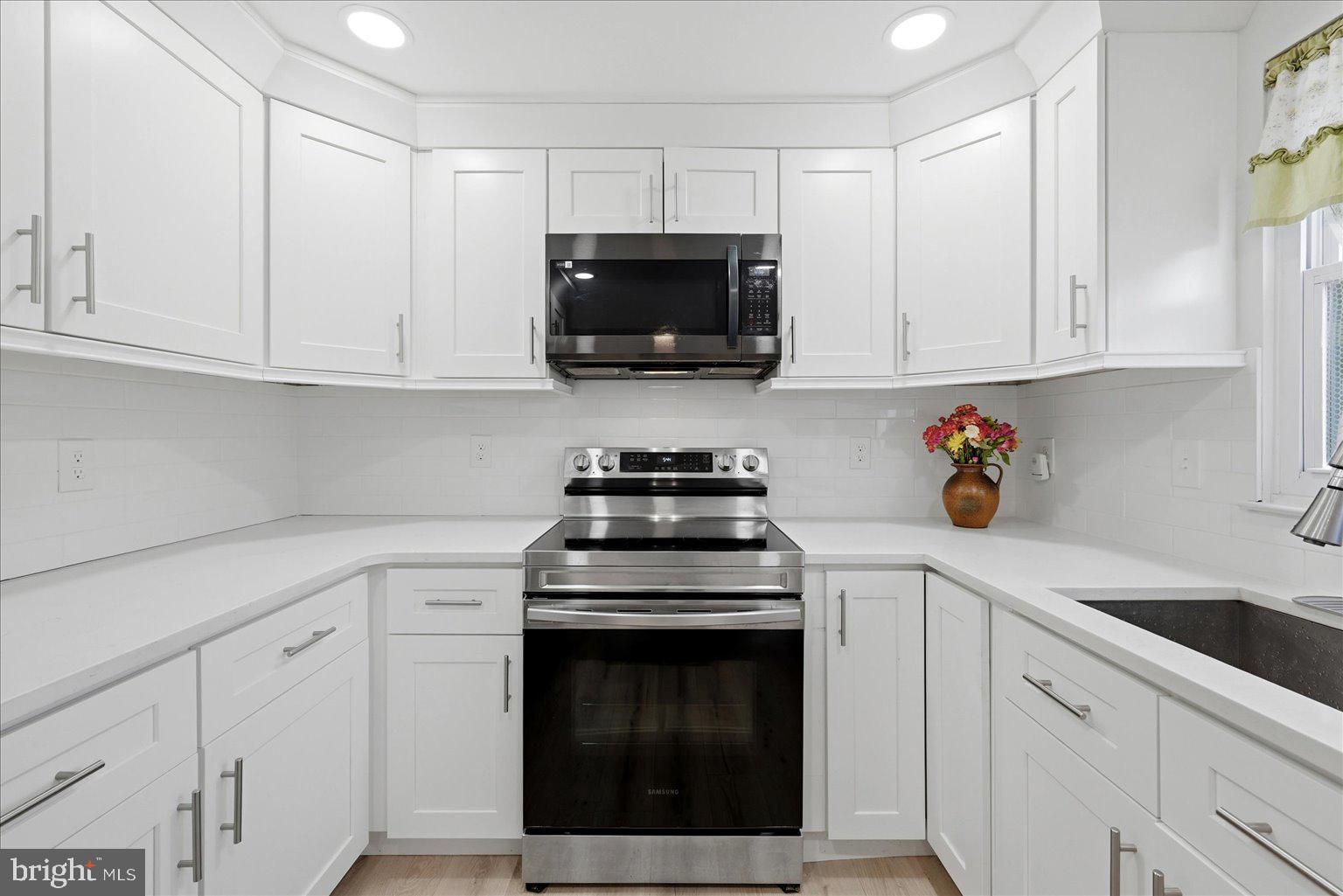 6987 Villa-Del-Rey Court Springfield, VA 22150 - Photo 5 of 18 Gallery Image 5