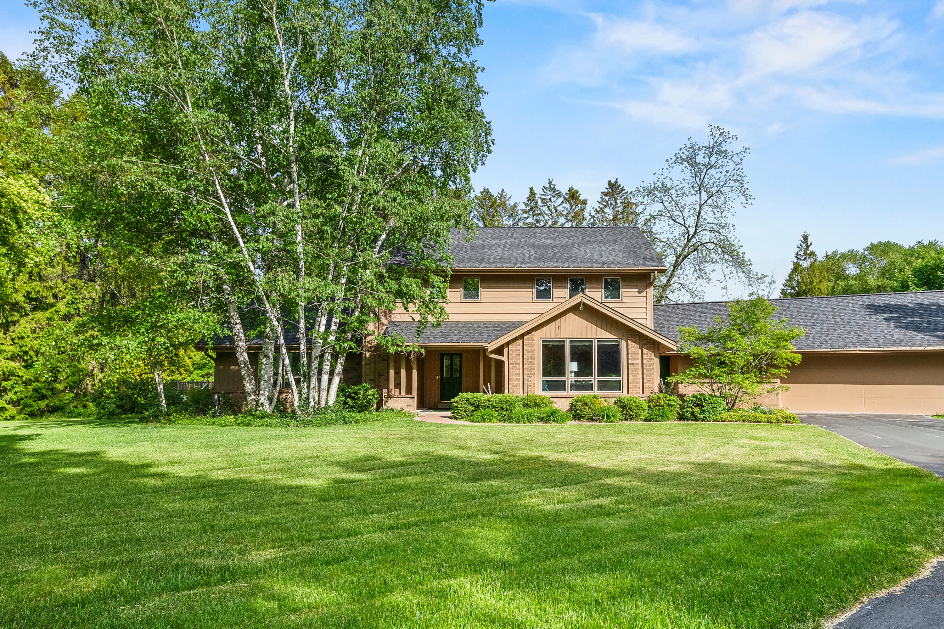 921 West Green Tree Road River Hills, WI 53217 - Photo 60 of 61 Exterior