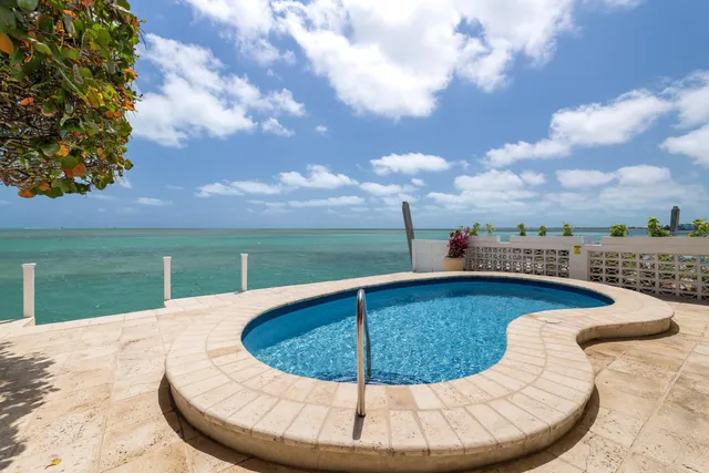 $2,399,000 | 11399 6th Ave Ocean, Marathon, FL 33050