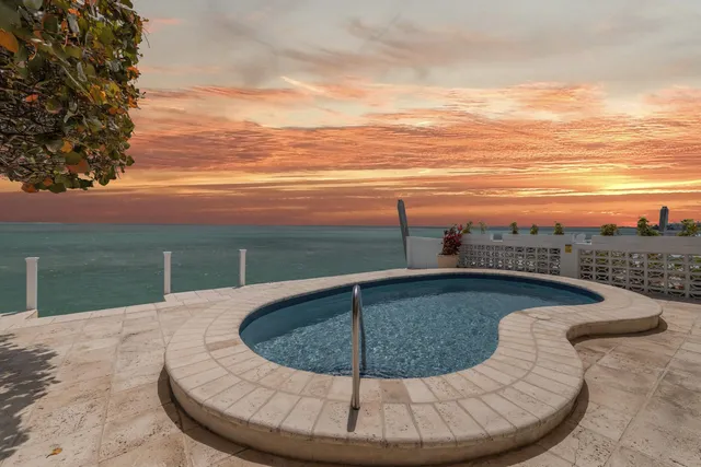 $2,399,000 | 11399 6th Ave Ocean, Marathon, FL 33050