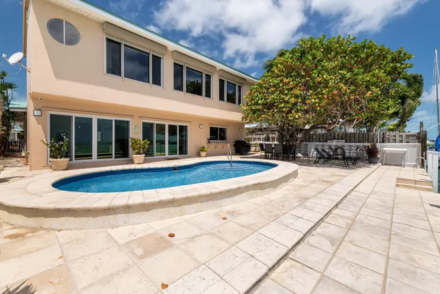 $2,399,000 | 11399 6th Ave Ocean, Marathon, FL 33050