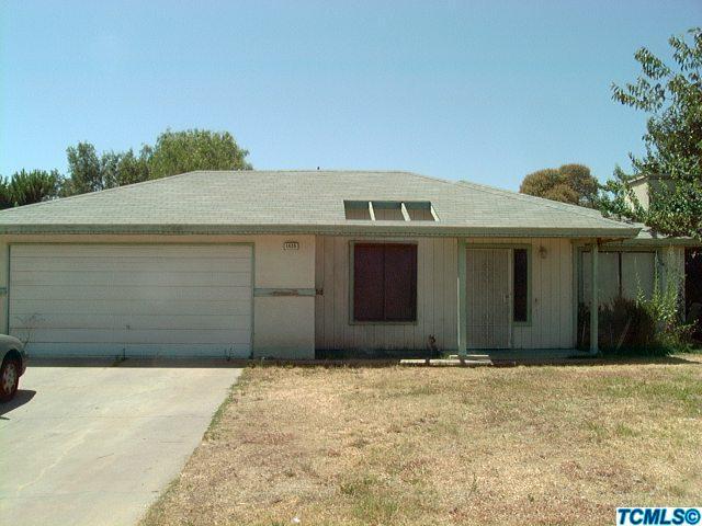 1425 East Early Avenue Reedley, CA 93654 - Photo 1 of 8 Front of home