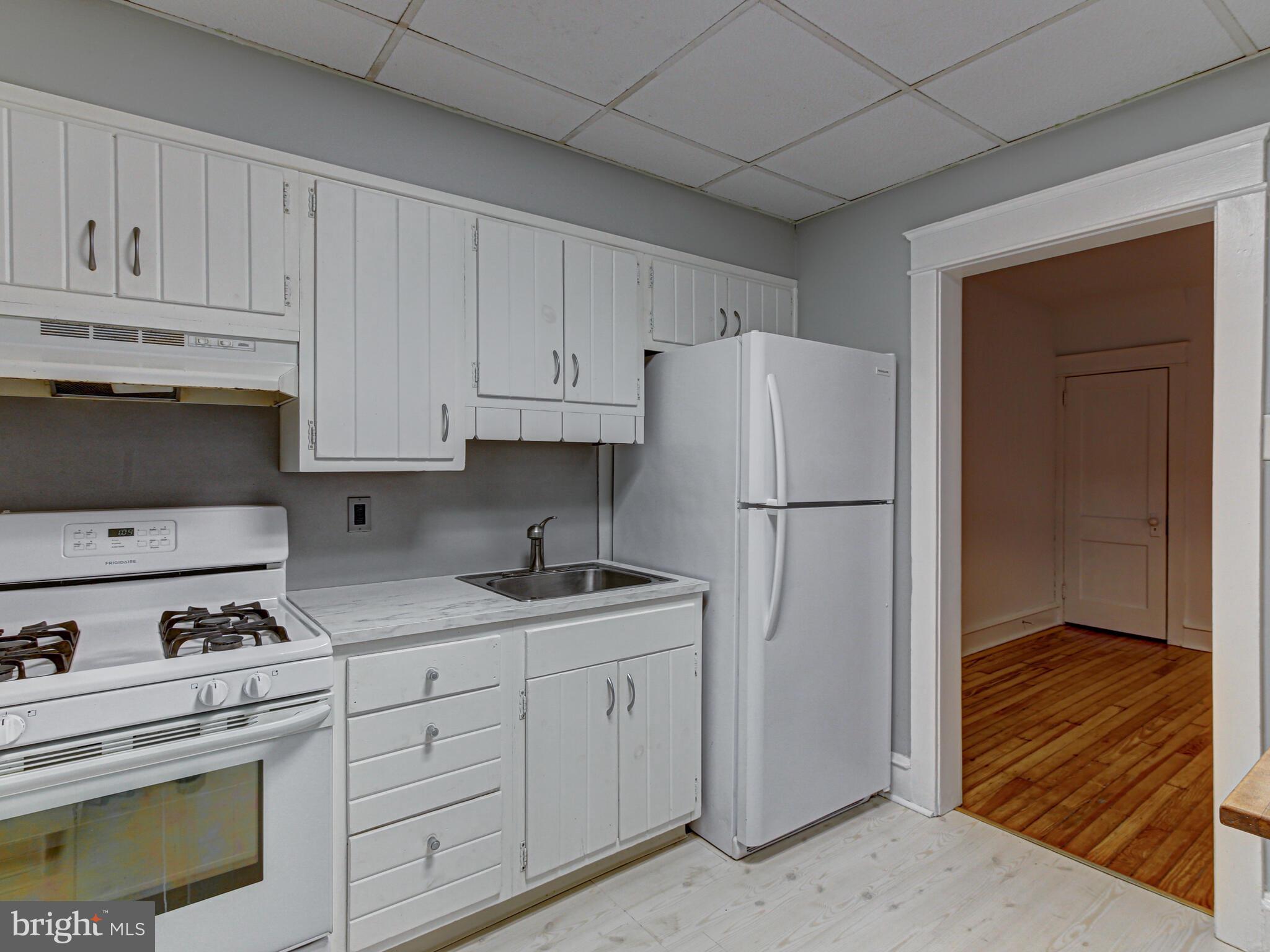 4 Vernon Road Havertown, PA 19083 - Photo 10 of 20