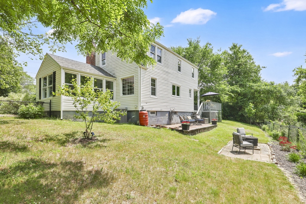 378 Roosevelt Avenue Springfield, MA 01118 - Photo 4 of 37