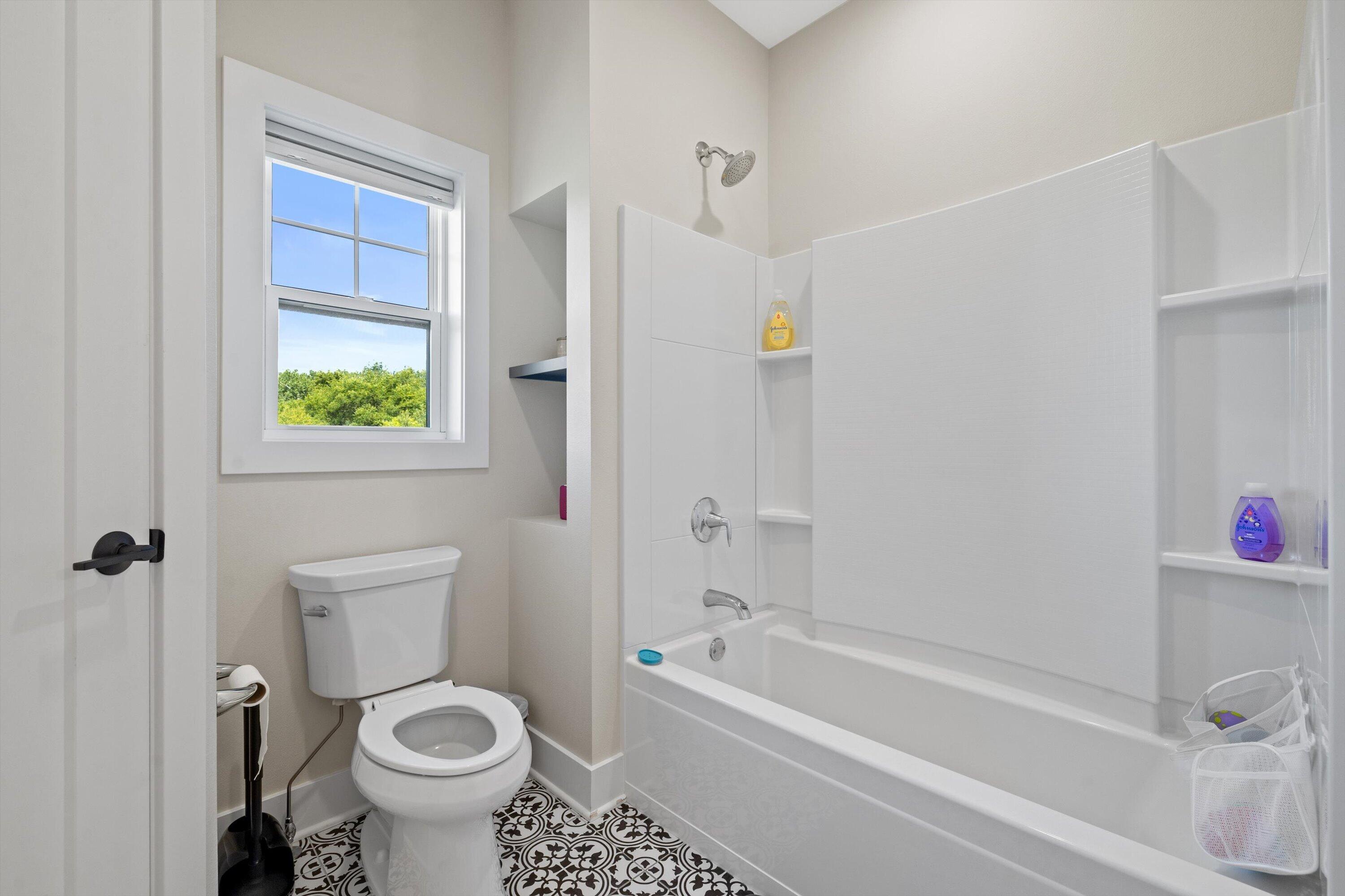 S86-w34670 Knoll Road Eagle, WI 53119 - Photo 30 of 90 Bathroom
