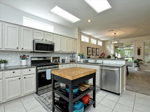 $2,850 | 116 Running Water Street, Georgetown, TX 78633