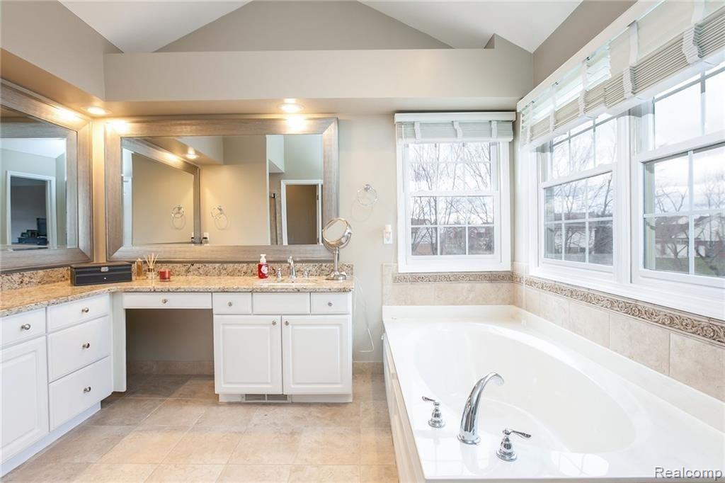 4605 Deer Springs Court Rochester, MI 48306 - Photo 11 of 23