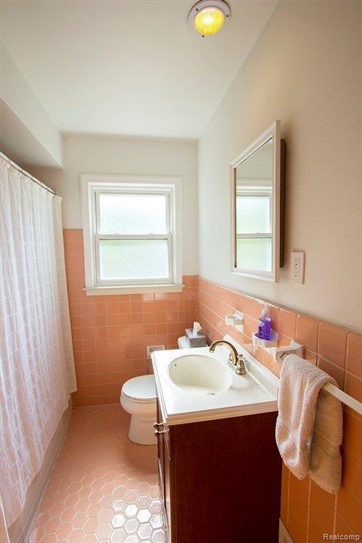 17400 Beverly Road Franklin, MI 48025 - Photo 17 of 25 Bathroom