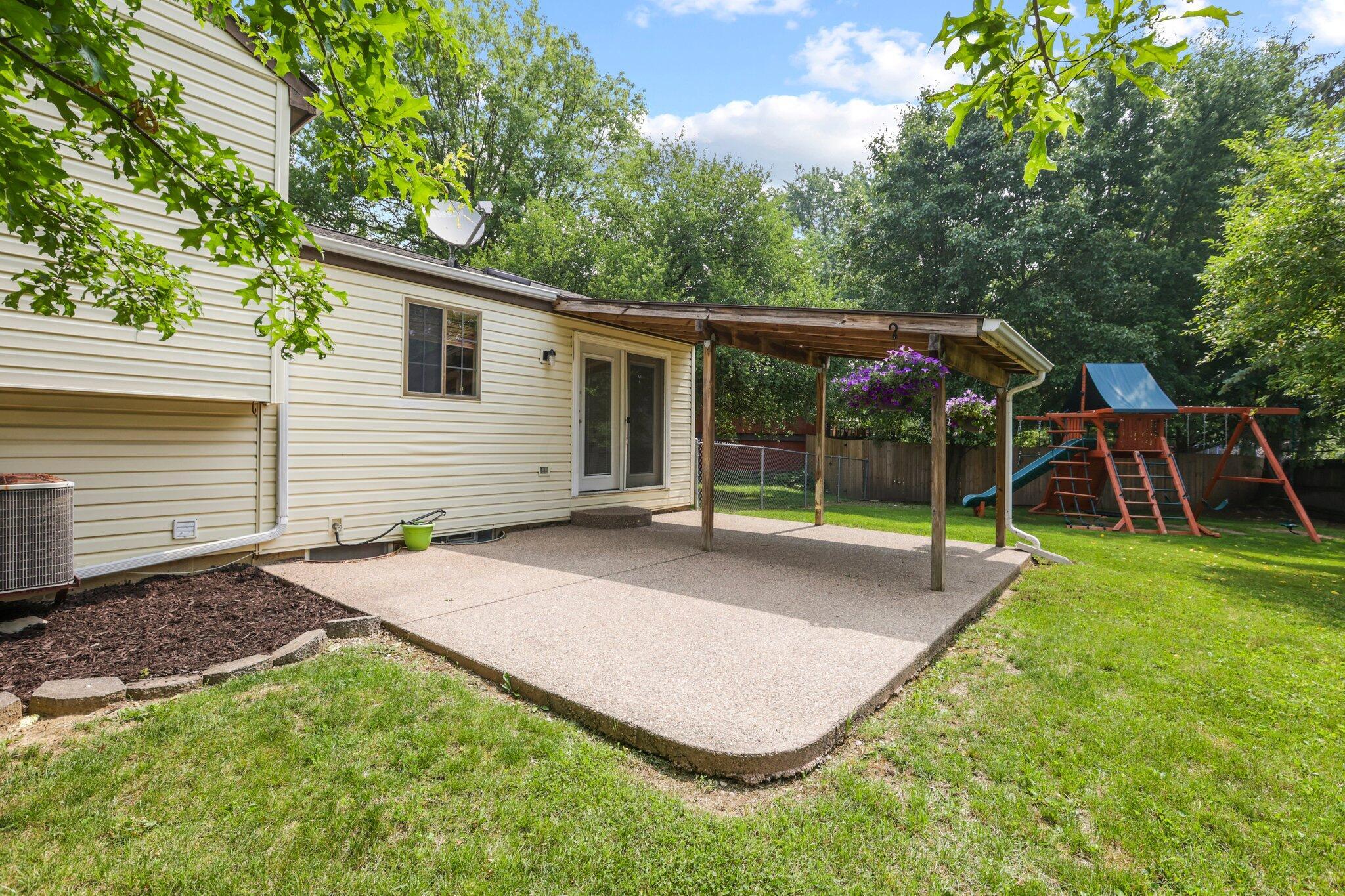 1991 Wolverhampton Road Powell, OH 43065 - Photo 33 of 39 45-web-or-mls-0V3A3405