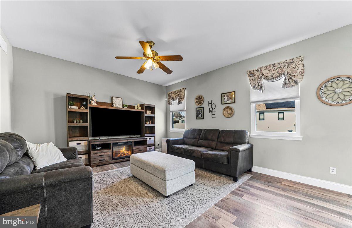 605 Barclay Circle Springfield, PA 19064 - Photo 12 of 30 Family Room