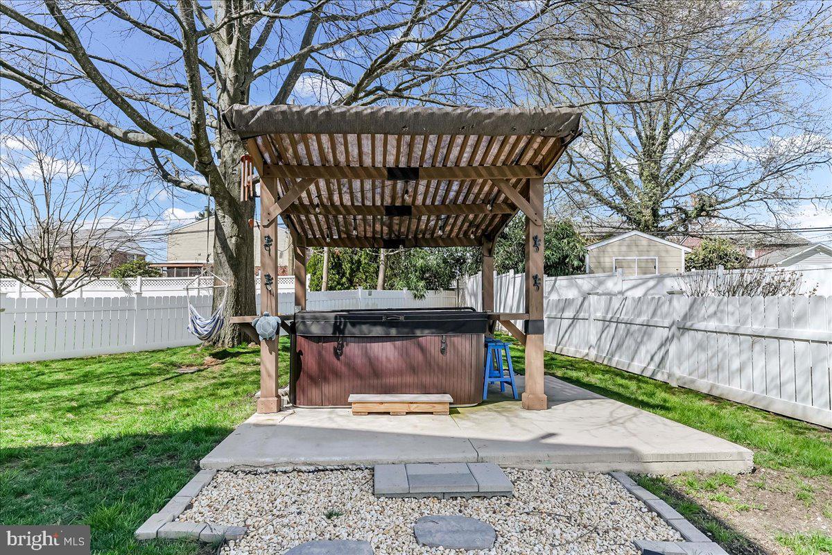605 Barclay Circle Springfield, PA 19064 - Photo 29 of 30 Hot Tub