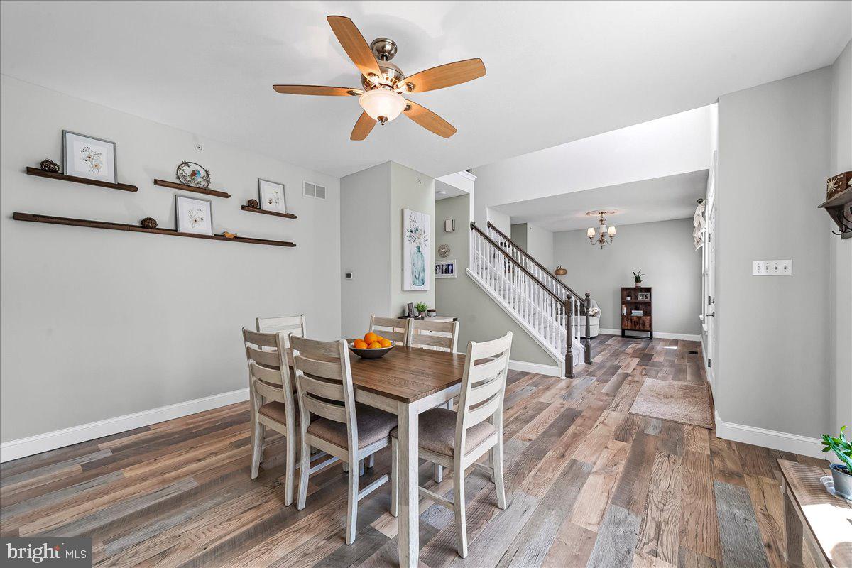 605 Barclay Circle Springfield, PA 19064 - Photo 5 of 30 Dining Room Area