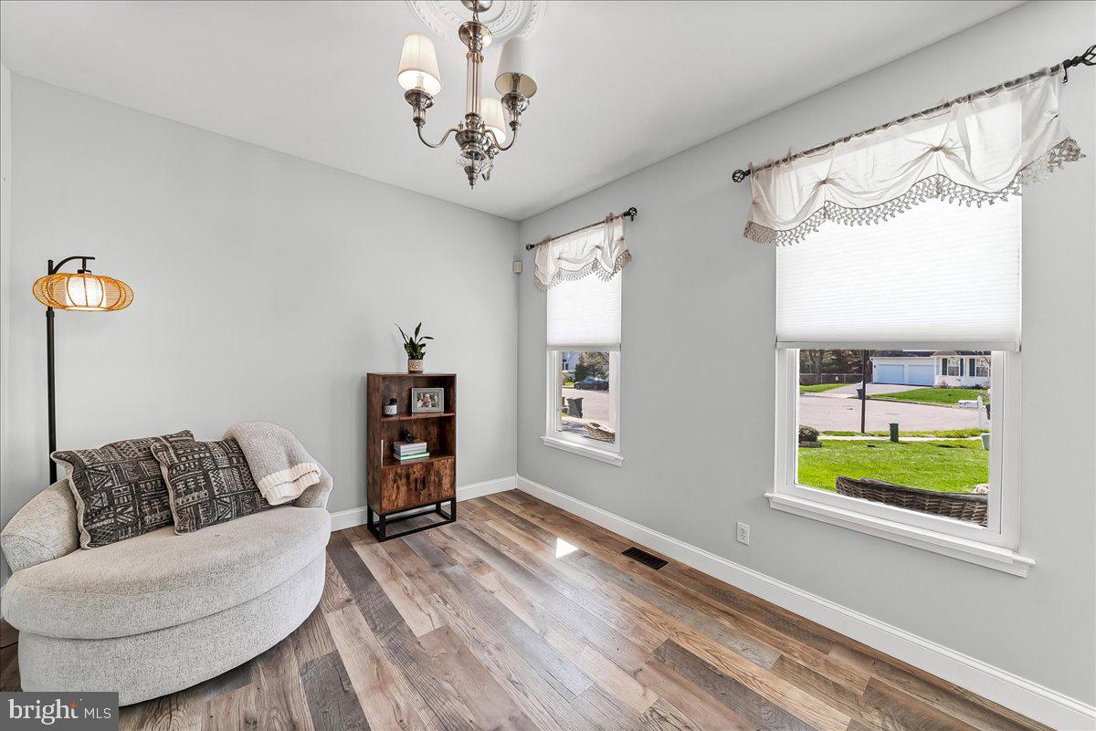 605 Barclay Circle Springfield, PA 19064 - Photo 8 of 30 Sitting/Formal Room