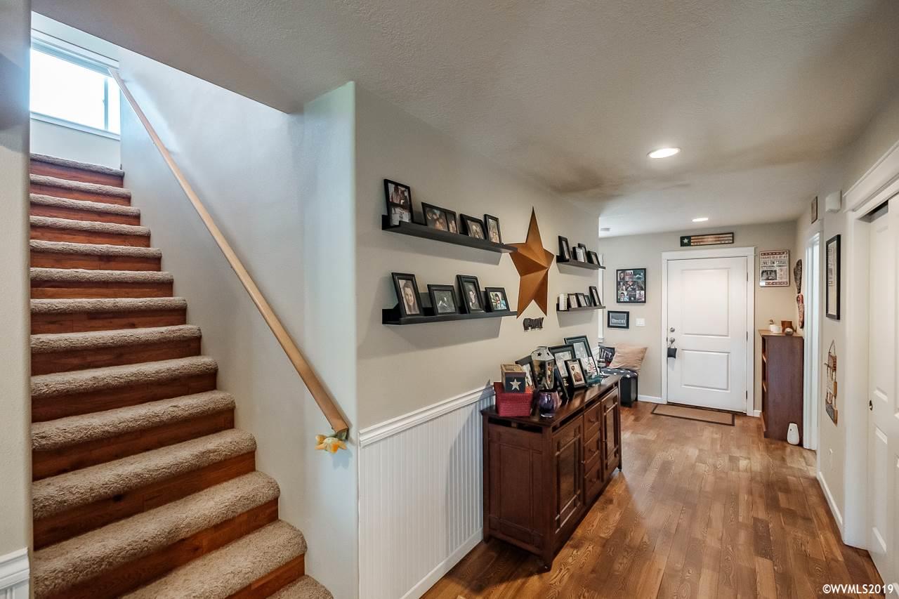 182 9th Street Jefferson, OR 97352 - Photo 4 of 39
