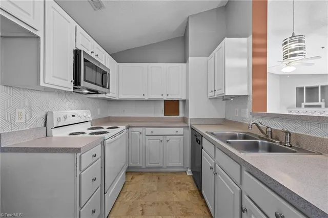 $164,900 | 3702 Cotswold Terrace, Unit 3C, Greensboro, NC 27410