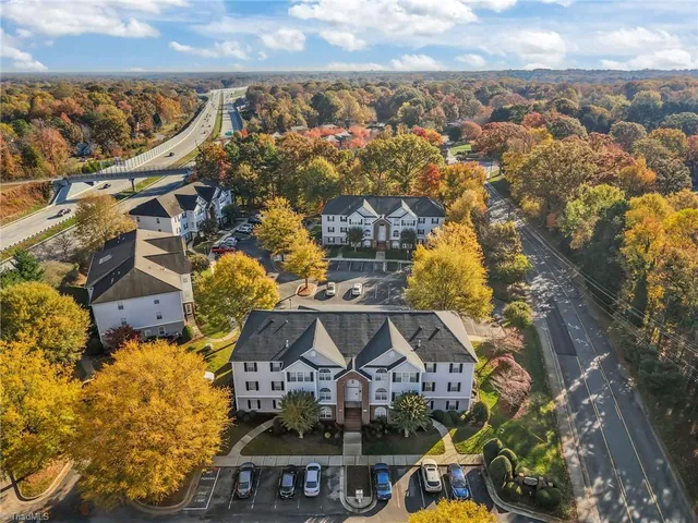 $164,900 | 3702 Cotswold Terrace, Unit 3C, Greensboro, NC 27410