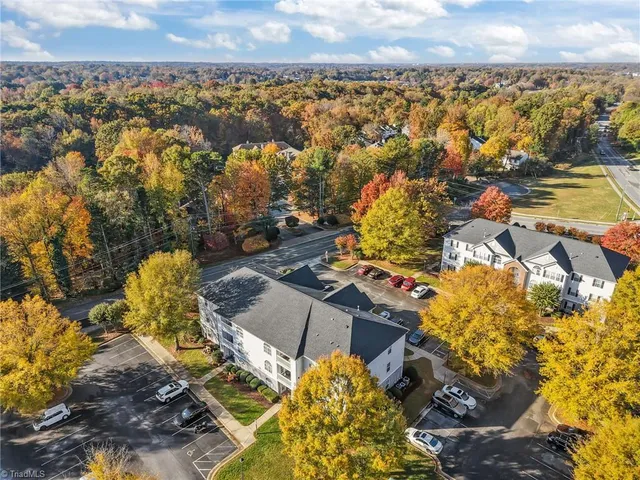 $164,900 | 3702 Cotswold Terrace, Unit 3C, Greensboro, NC 27410