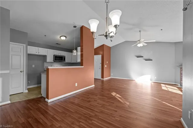 $164,900 | 3702 Cotswold Terrace, Unit 3C, Greensboro, NC 27410