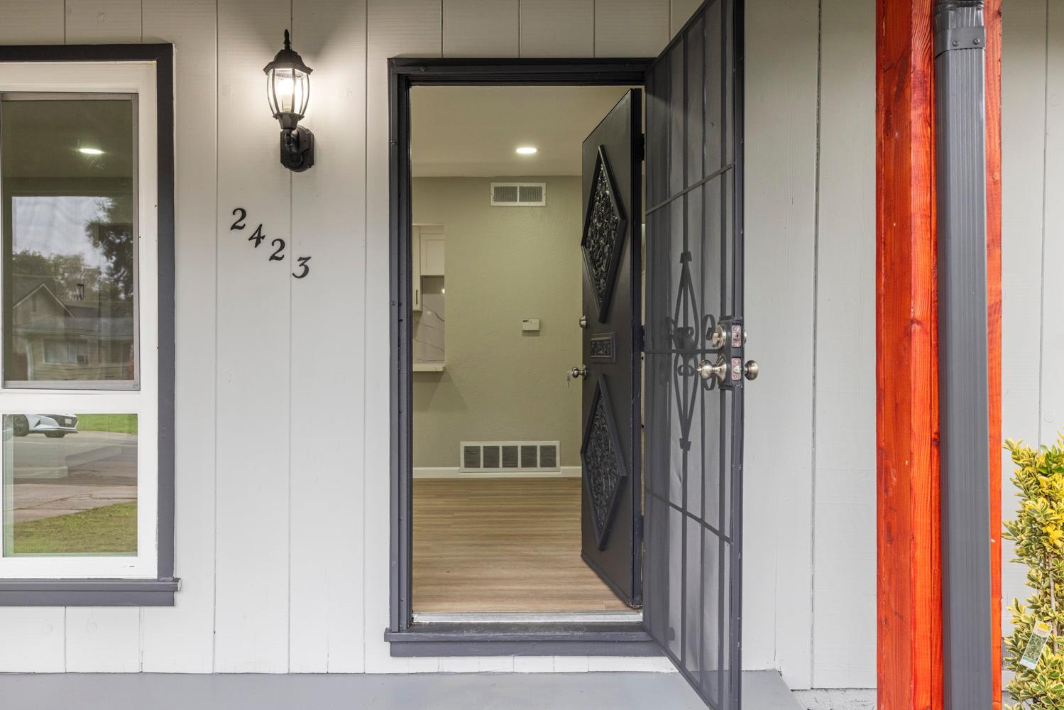 2423 West Swain Road Stockton, CA 95207 - Photo 5 of 36