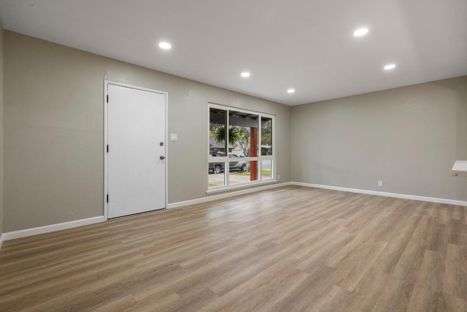 2423 West Swain Road Stockton, CA 95207 - Photo 8 of 36