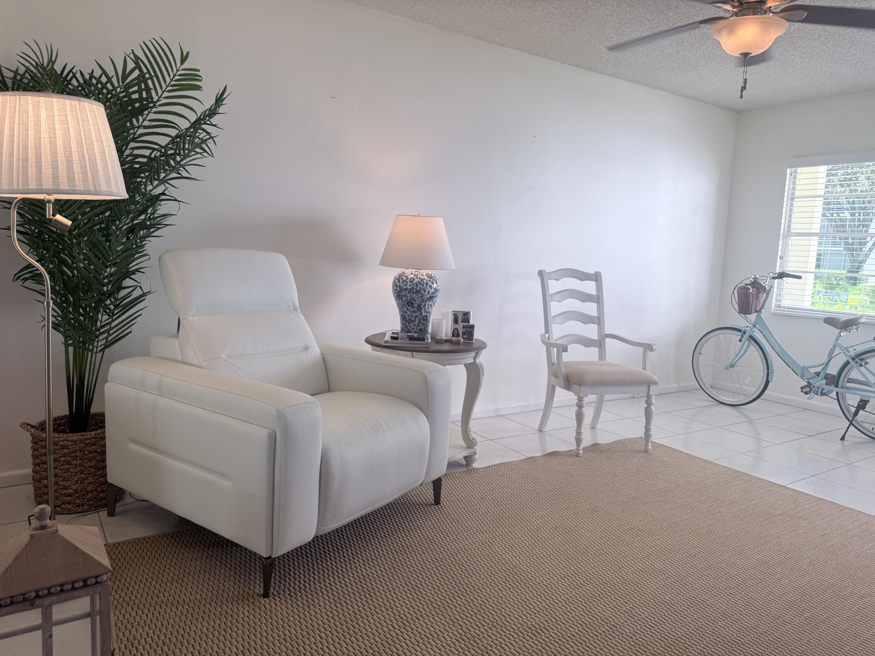 52 Mansfield B, Unit B Boca Raton, FL 33434 - Photo 11 of 35 IMG_8416