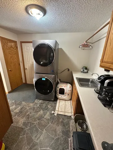 $259,900 | 503 6th Street Northeast, Roseau, MN 56751