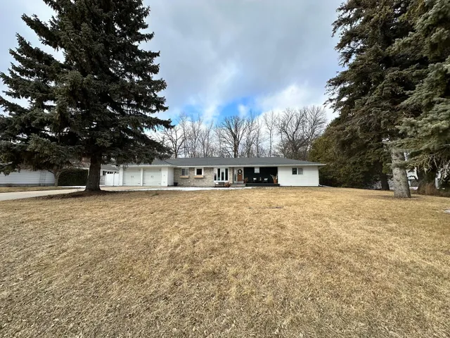 $259,900 | 503 6th Street Northeast, Roseau, MN 56751