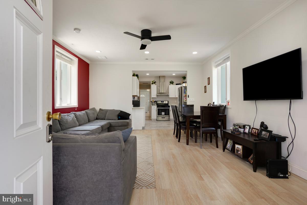 1026 Haverhill Road Baltimore, MD 21229 - Photo 4 of 30 Gallery Image 4
