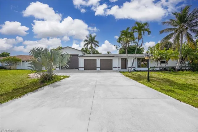 $624,900 | 4656 Capri Drive, Naples, FL 34103