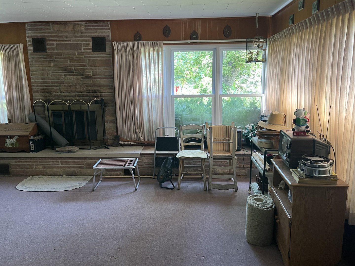 308 High Street Putnam, IL 61560 - Photo 10 of 21 a room with furniture and a fireplace