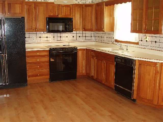 4 Daniel Street Rensselaer, NY 12144 - Photo 3 of 12 Photo 3