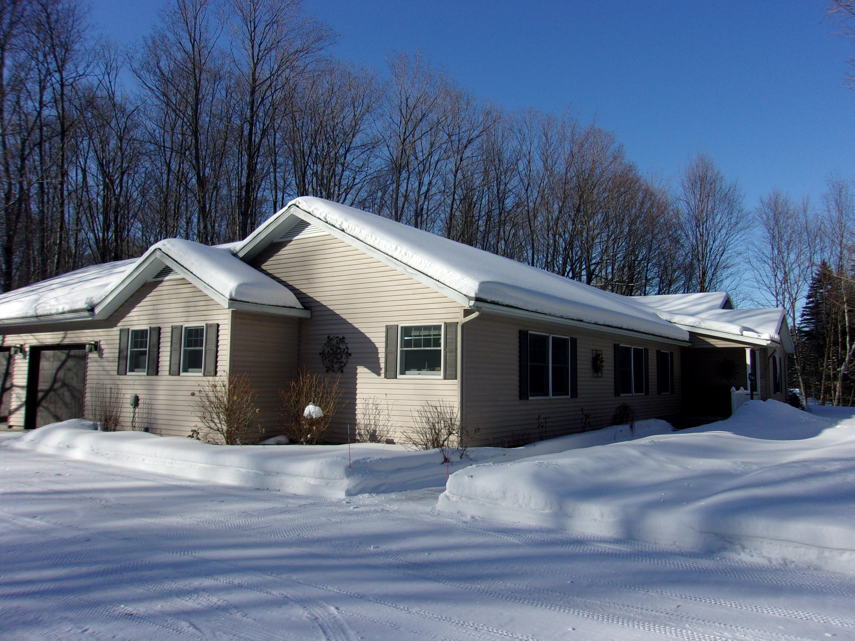 5415 Richardson Road Cheboygan, MI 49721 - Photo 1 of 30 Gallery Image 1