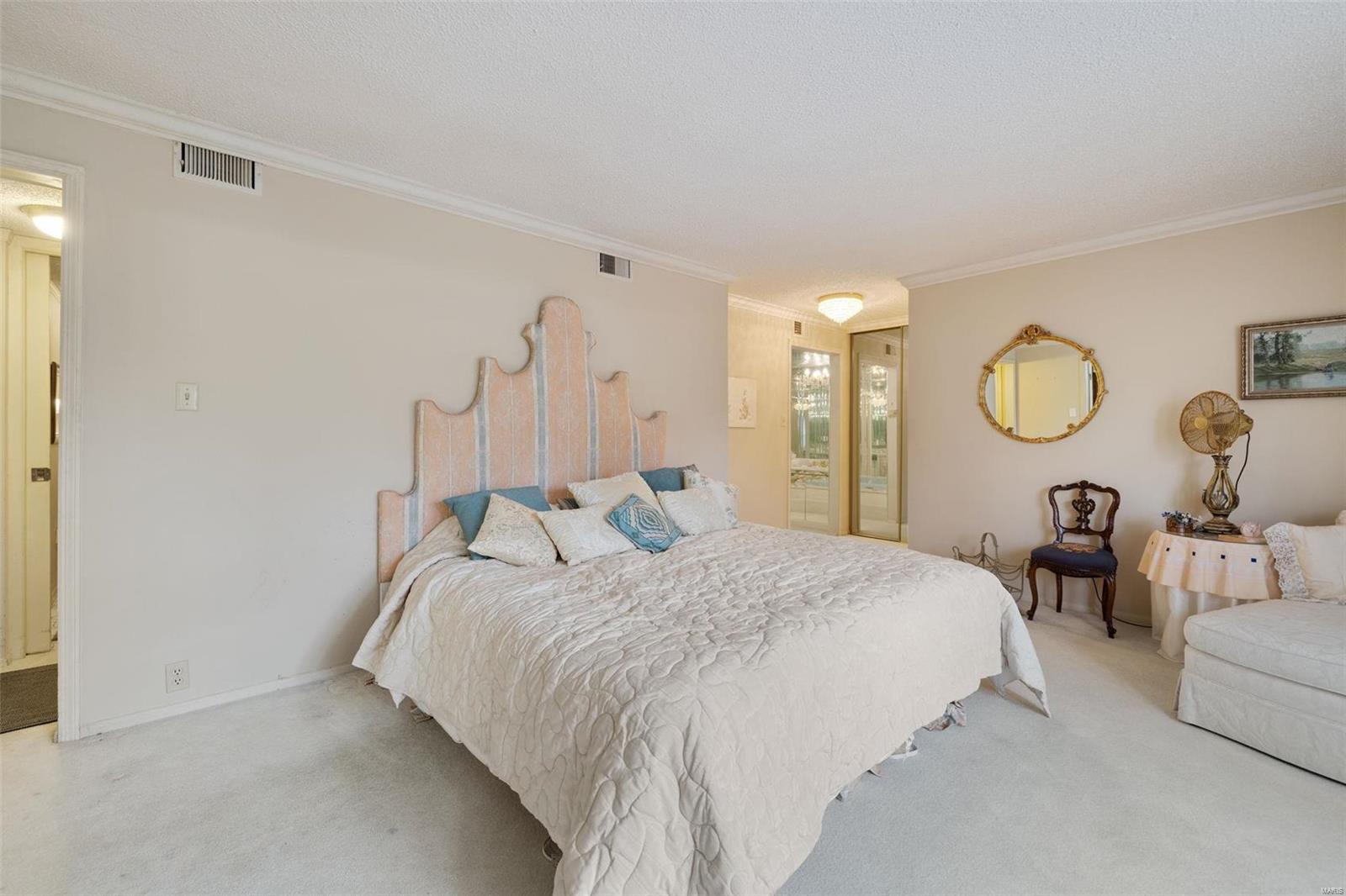 970 North Spoede Road, Unit 33 St. Louis, MO 63146 - Photo 5 of 27 Gallery Image 5