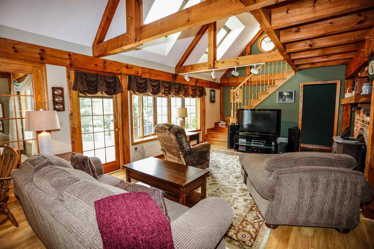 697 Chester Road Auburn, NH 03032 - Photo 9 of 40 Gallery Image 9