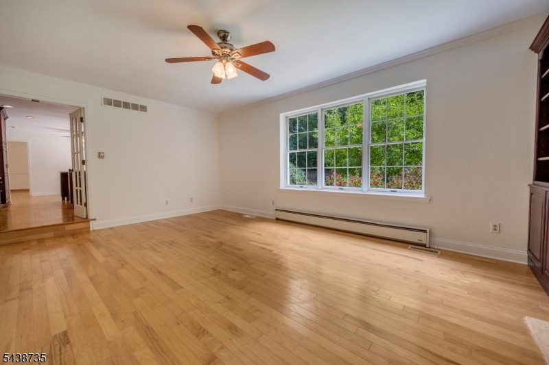 8 Glen Eagles Road Washington, NJ 07882 - Photo 11 of 41