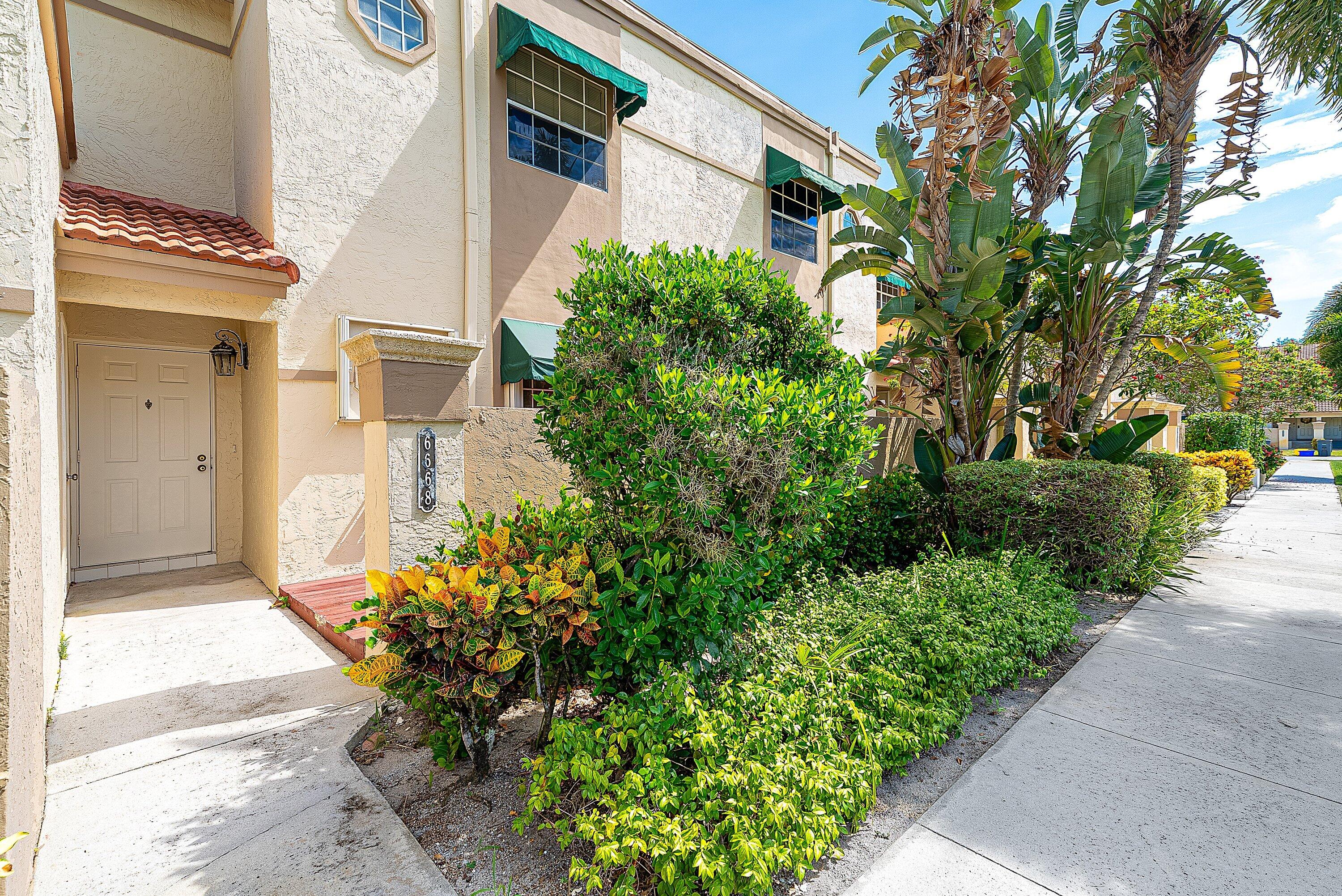 6668 Via Regina Boca Raton, FL 33433 - Photo 2 of 21 004-6668ViaRegina-BocaRaton-FL-33433-SMA