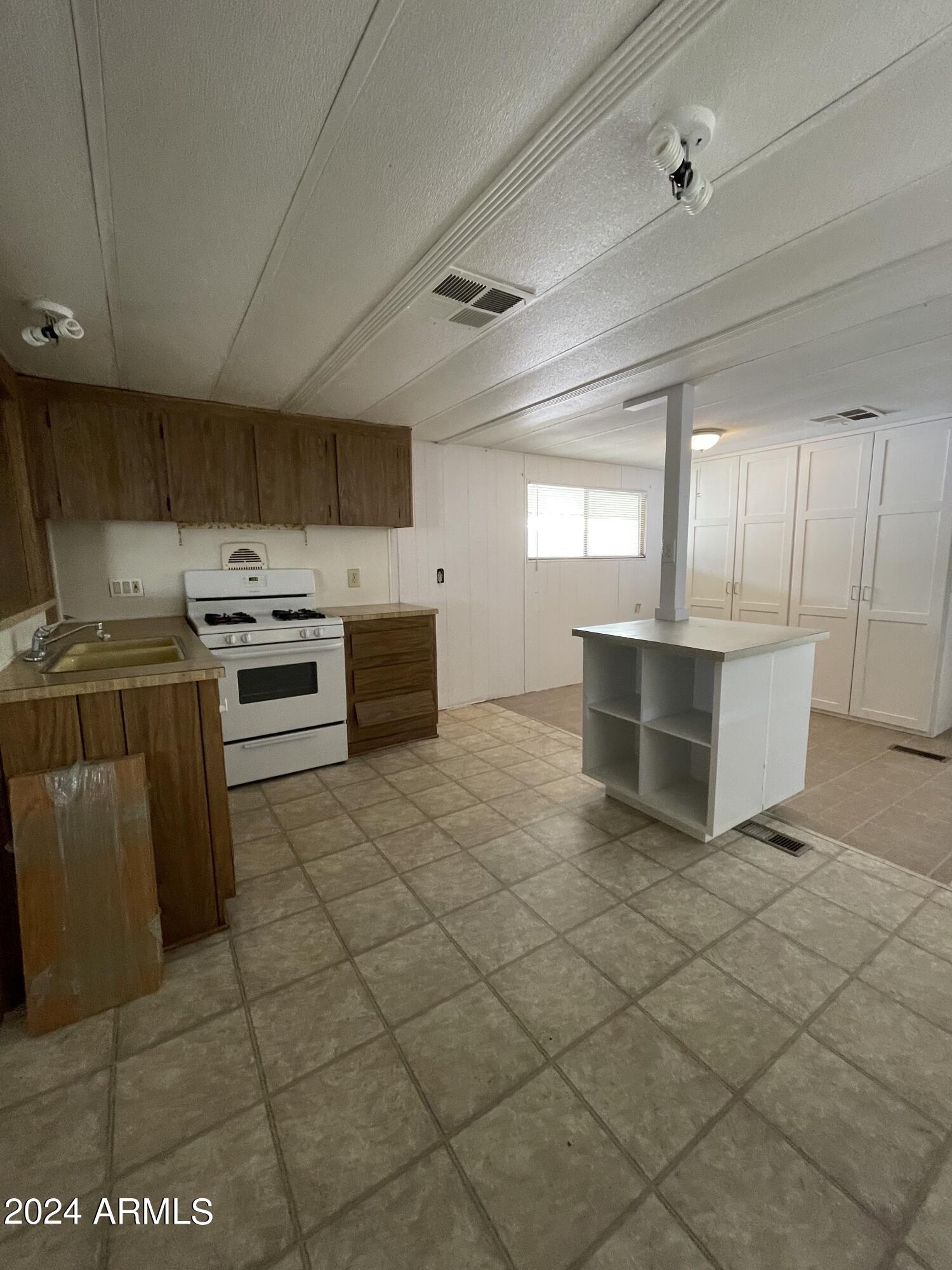 200 East Knox Road, Unit 71 Chandler, AZ 85225 - Photo 10 of 36 IMG_0434