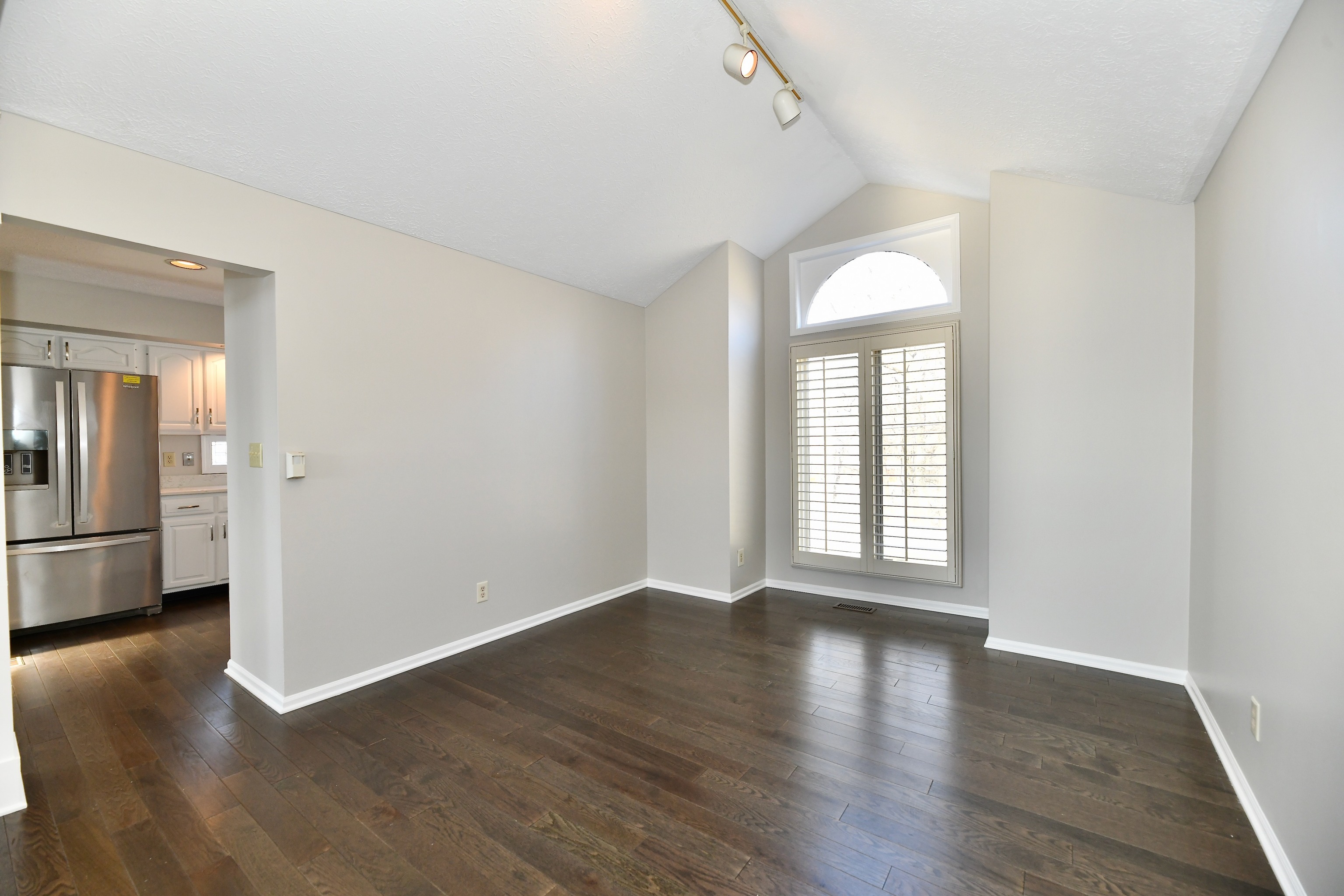 7709 River Road, Unit 8 Indianapolis, IN 46240 - Photo 12 of 25 Gallery Image 12